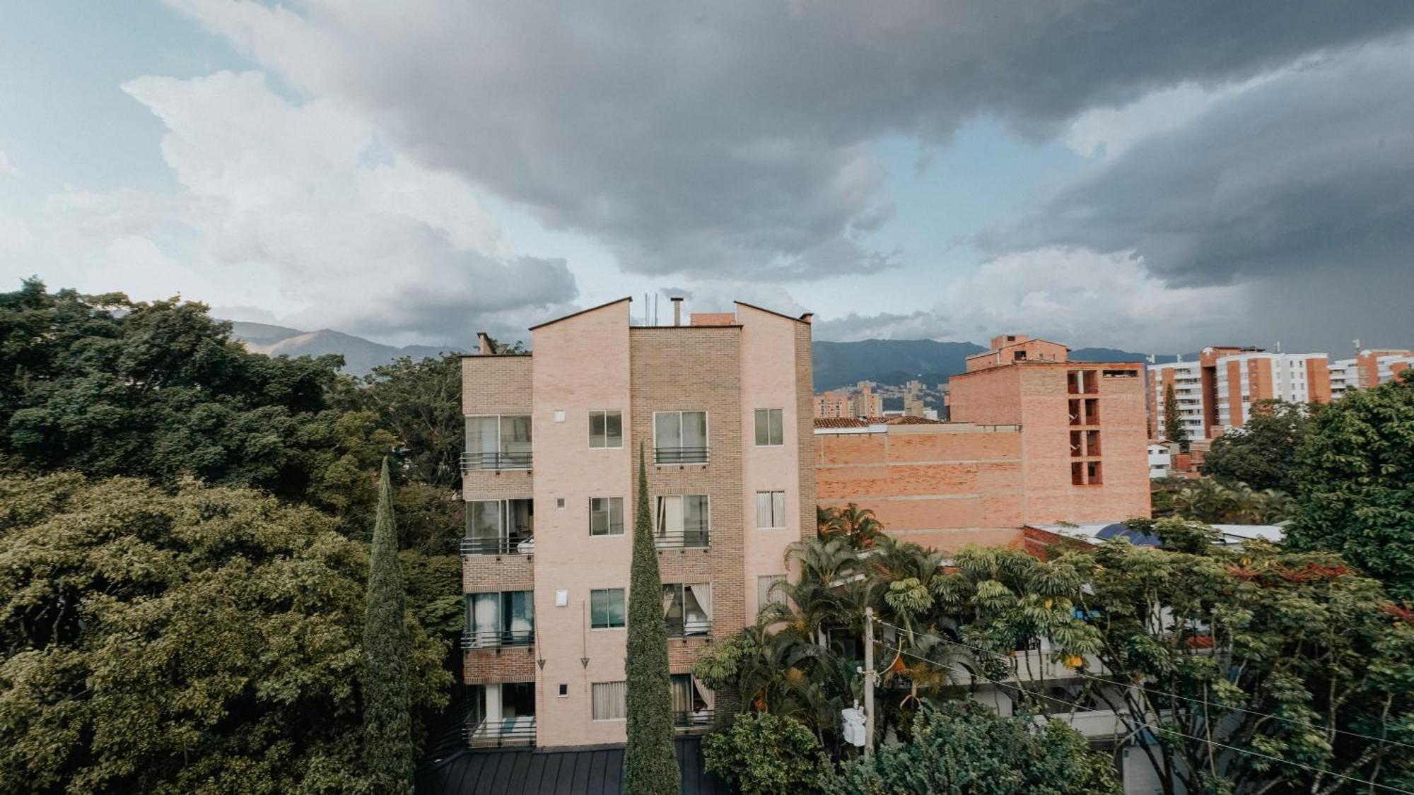 Hotel Balcones Del Estadio Medellín Extérieur photo